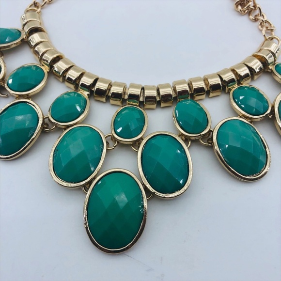 Statement Green Stone/Gold Tone Chain Necklace - Picture 2 of 7